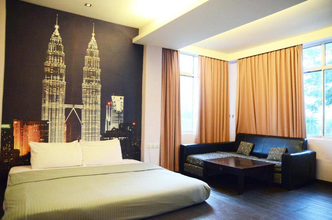 Newland 2* Johor Bahru